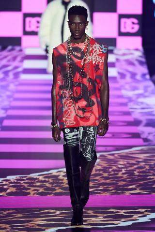 Dolce Gabbana kataloğu | Fall 2022 Menswear | 16.05.2022 - 15.07.2022